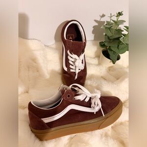 Vans Women’s Sneakers in Brown and White